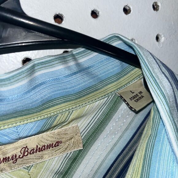 Tommy Bahama button-down shirt - Picture 3 of 5